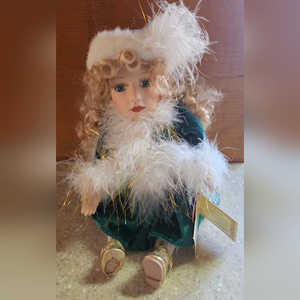 Vintage Dan Dee Collectors Choice Crystal Musical Porcelain Doll